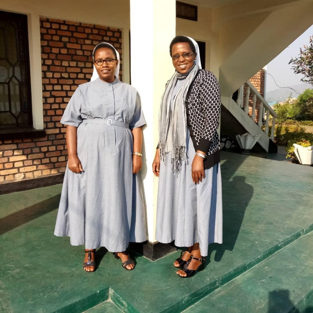 Zuster Berthe Mukarurangwa en zuster Marie Louise Niyonsenga